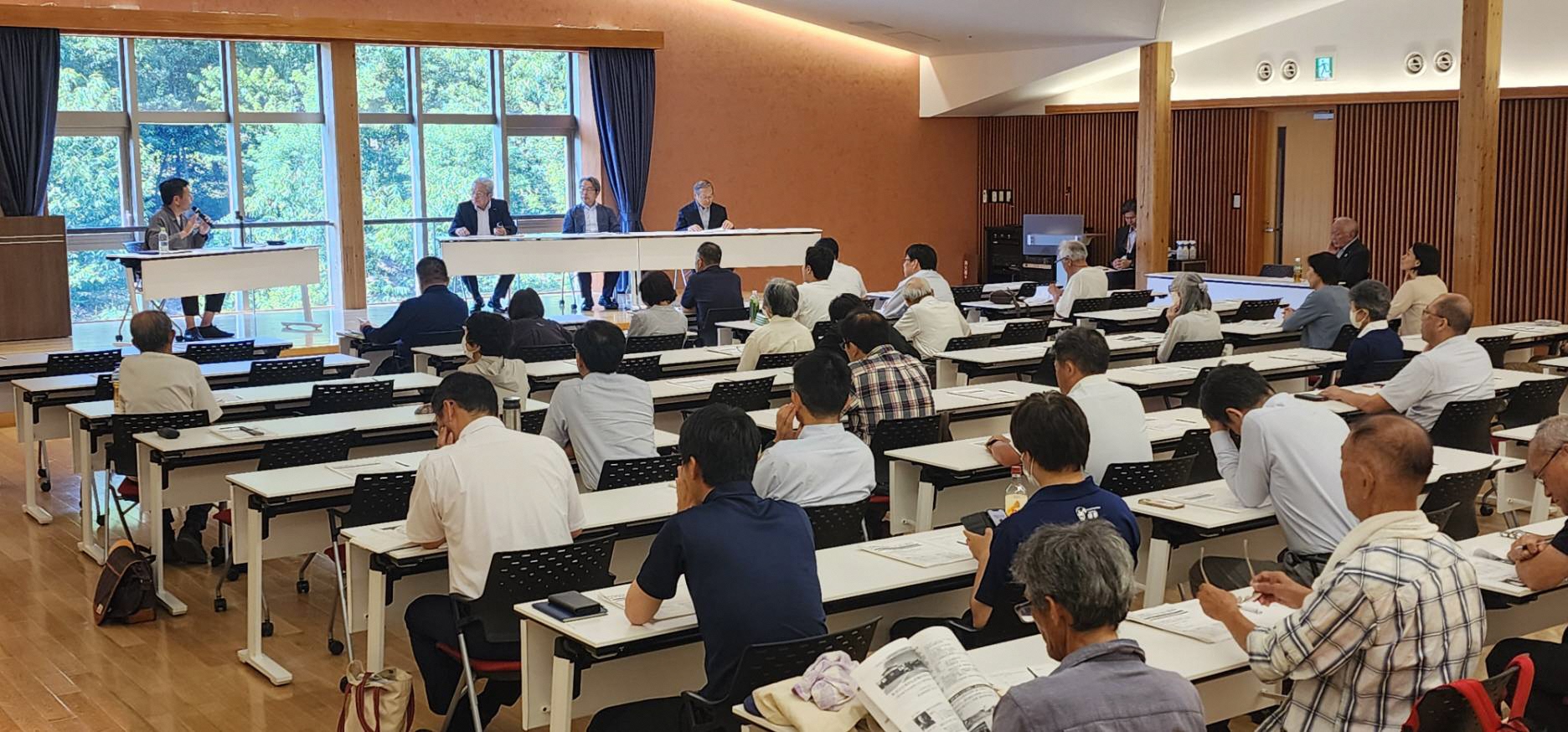 役場本庁舎の魅力講演会の様子