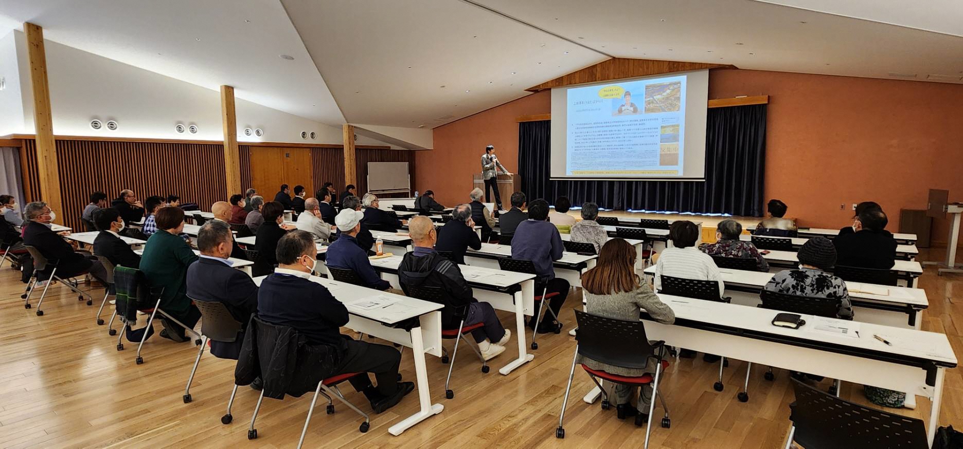 社会教育のあり方講演会の様子