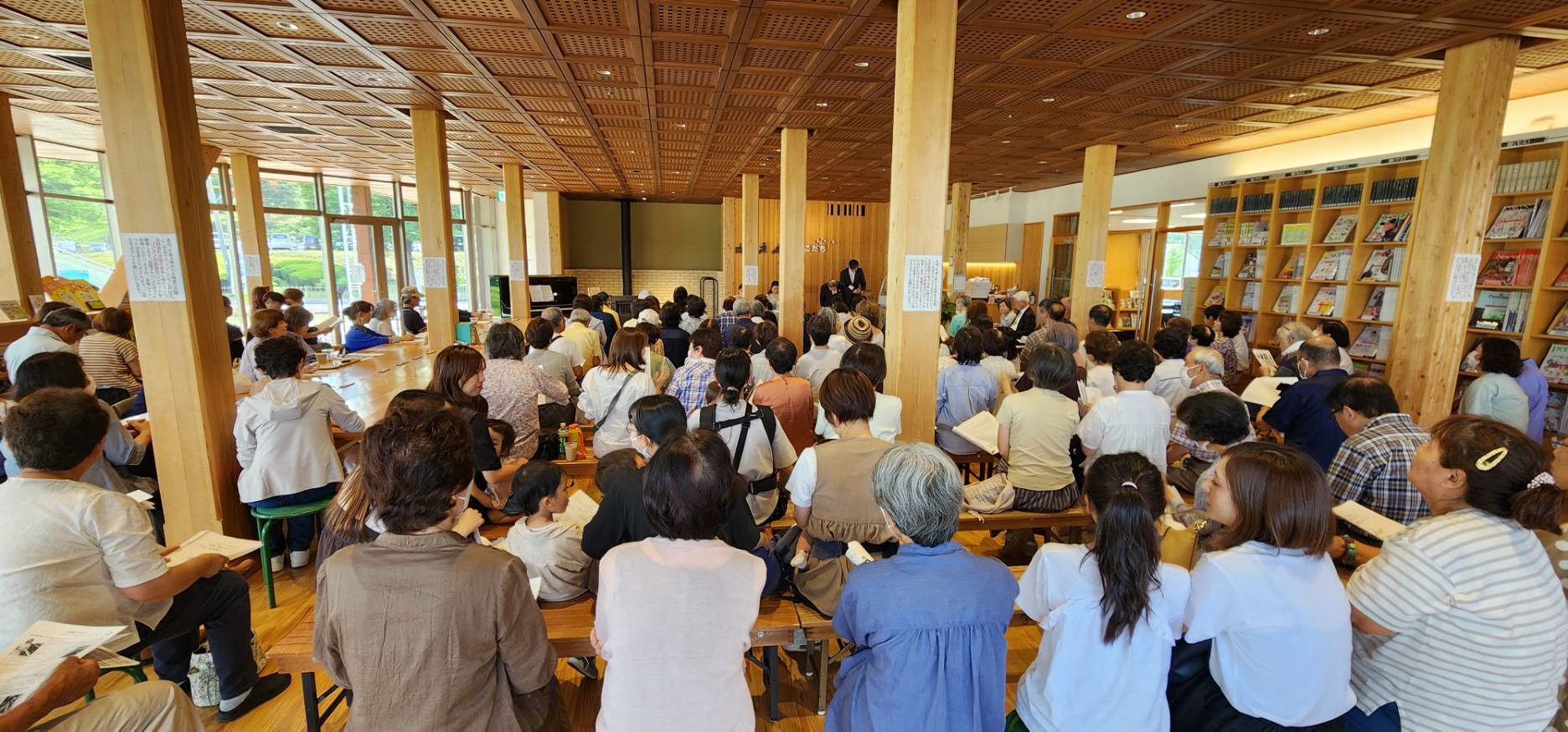 音楽に触れるよろこびピアノお披露目コンサートの様子