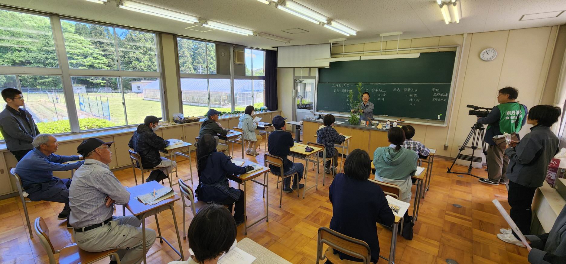 菊づくり講座の様子